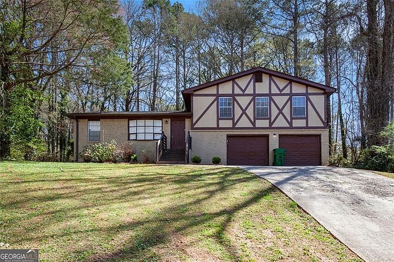 1st image of 446 Martindale Ct