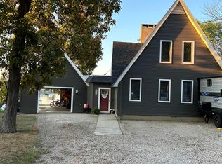 295 E Shore Dr, Geneva, IN 46740
