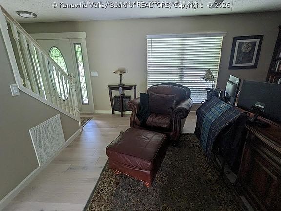 5th image of 621 Seamans Fork Rd