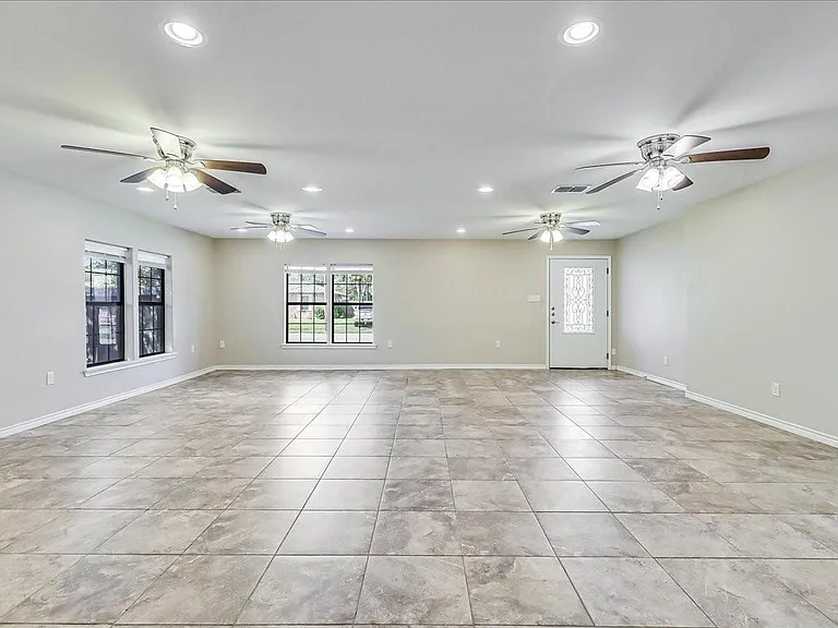2111 E Lott Ave — Photo 13