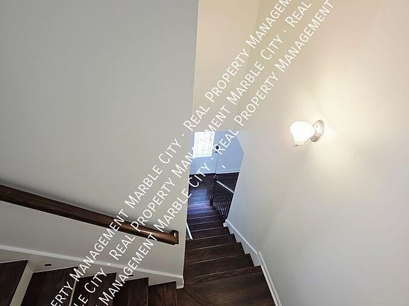 5th image of 959 Vicar Ln
