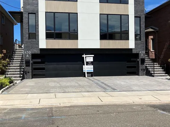 439B 1st St, Palisades Park, NJ 07650