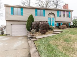 8 Ferncrest Dr, Johnston, RI 02919