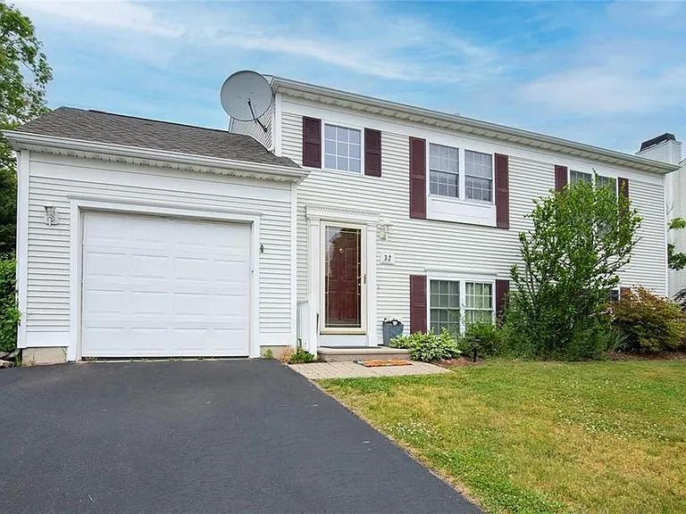 32 Tum A Lum Cir — Photo 1