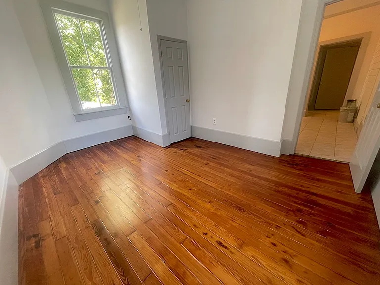 406 E Duffy St — Photo 8