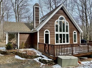 34 Binney Brook Rd, Wilmington, VT 05363