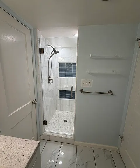 6124 N 18th Dr — Photo 11
