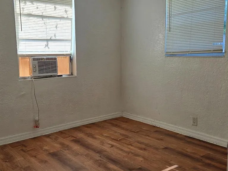 112 Newton Rd — Photo 20