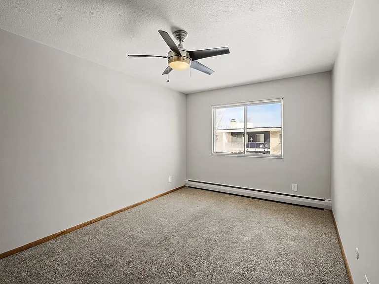 Imperial Heights Apartments — Photo 63