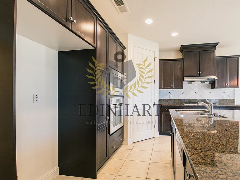 3952 Serena Ave — Photo 8