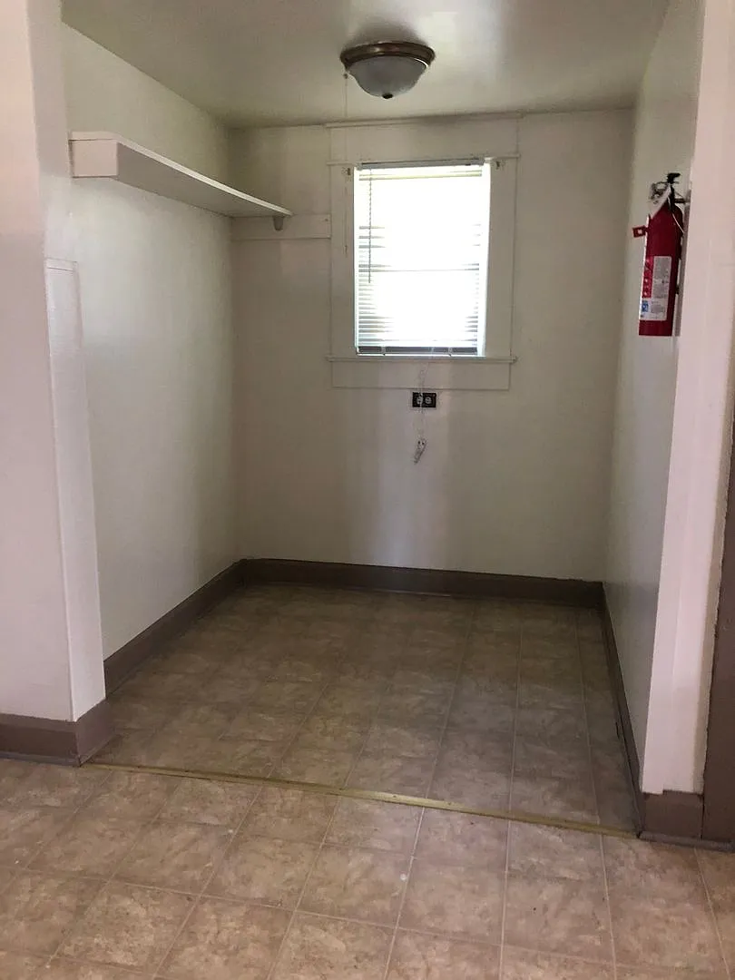 415 N Lincoln St — Photo 4