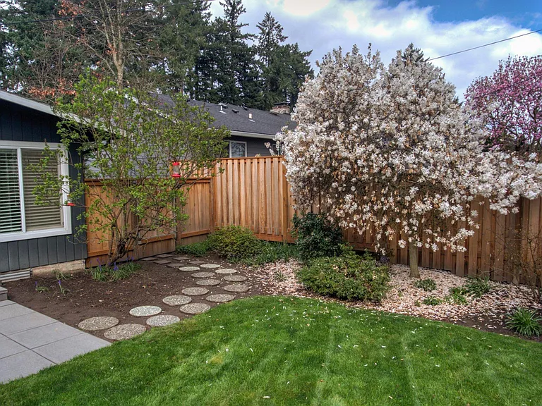 12980 NW Westlawn Ter — Photo 40