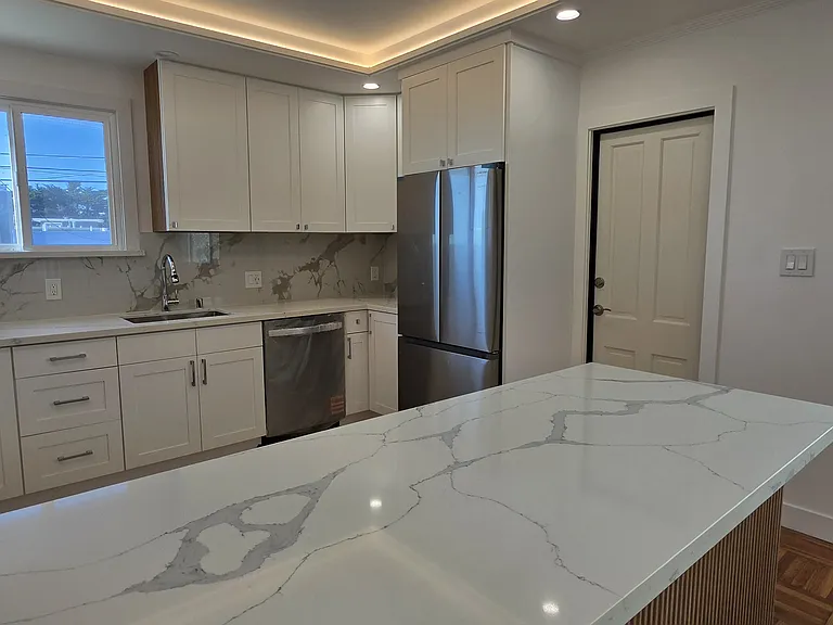 54 N Mayfair Ave — Photo 16