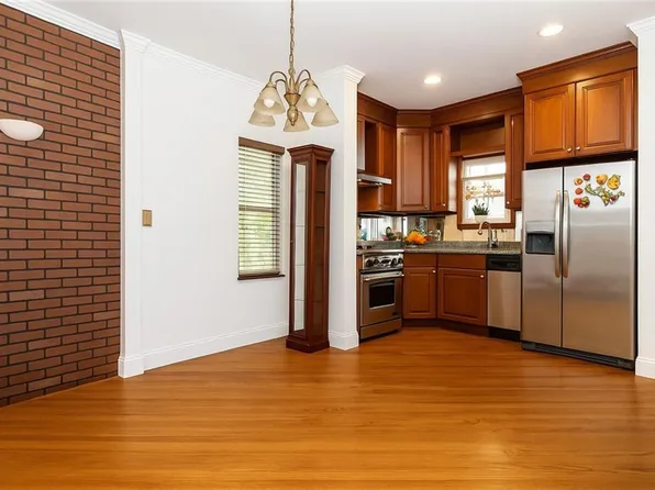 2 Roosevelt Court image 8 of 22