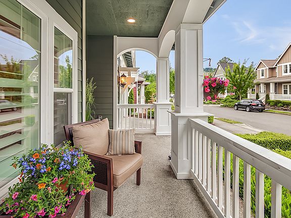 4th image of 2076 NE Newton Ln