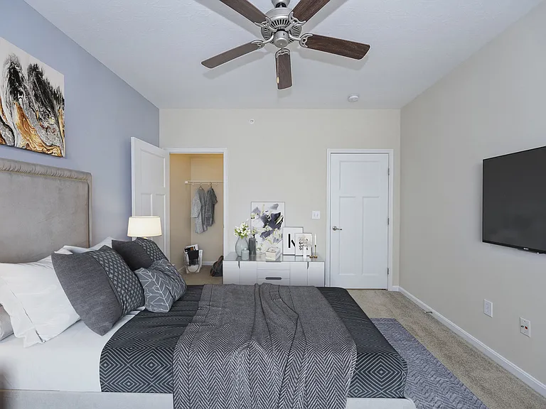 Monmouth Row Apartments — Photo 42