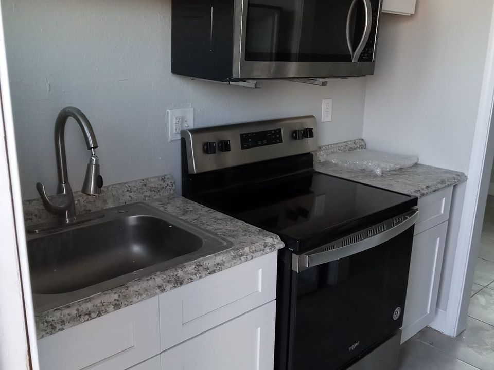 1st image of 300 N 5th Ave APT C