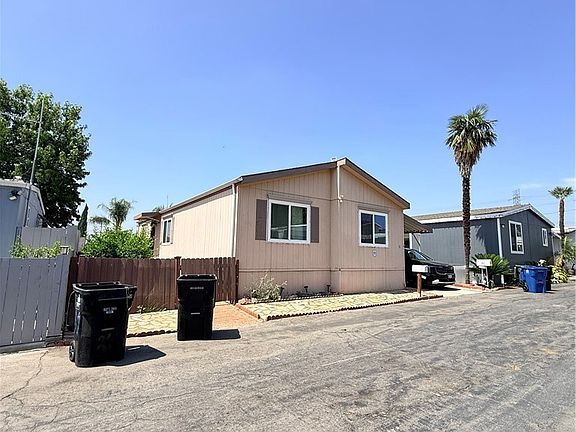 3rd image of 16079 Yarnell St Spc B1