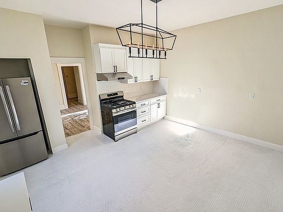 3rd image of 2767 Golden Gate Ave