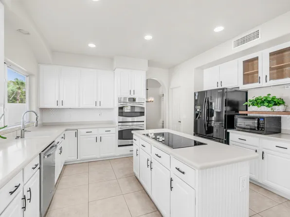 3166 E DESERT WILLOW Road, Phoenix, AZ 85048