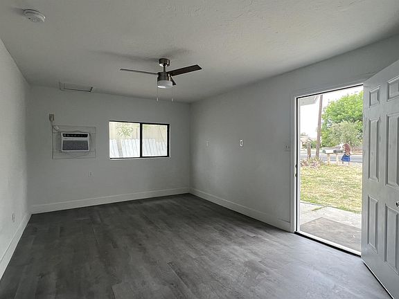 2nd image of 571 E Naranjo Blvd #4