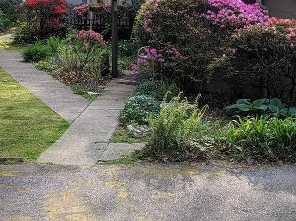 90 Welders Ln, Sylva, NC 28779