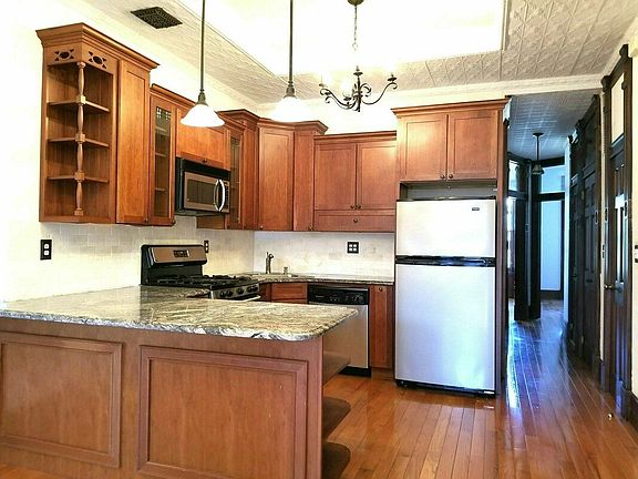 2nd image of 381 S 5th St #2