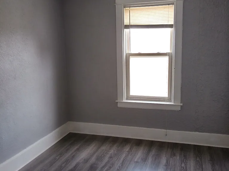 48 Covell St #3E — Photo 3