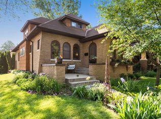 4254 N Larkin St, Shorewood, WI 53211