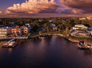 2203 N Riverside Dr, Tampa, FL 33602