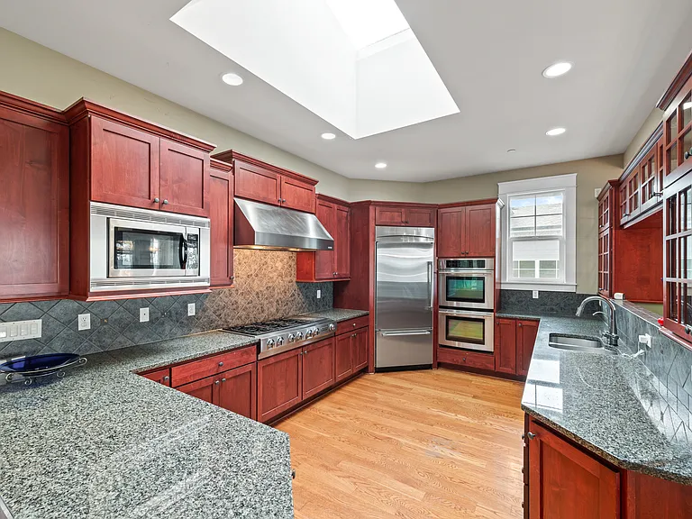 1518 S 5th Pl — Photo 4