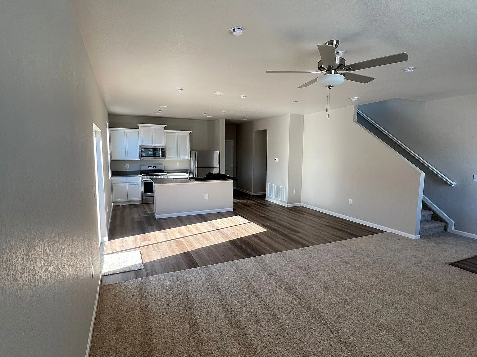 3029 Oxley St — Photo 2