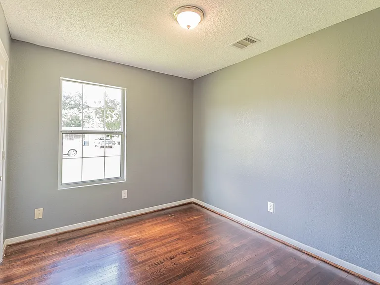 5407 Thrush Dr — Photo 9