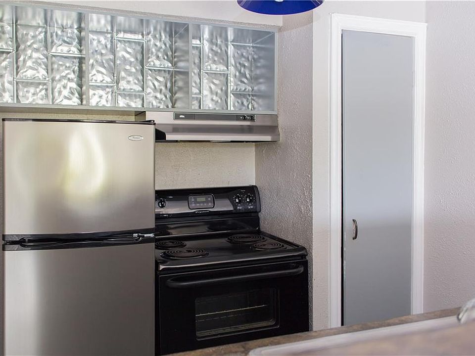 1st image of 516 S Park Dr #202