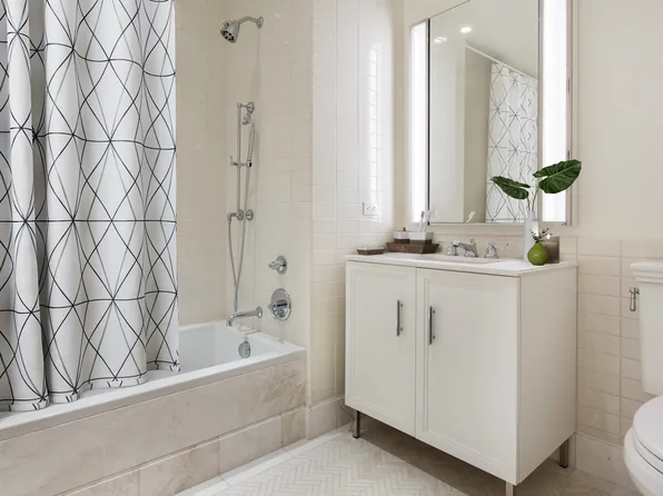 100 Barclay Street image 9 of 10