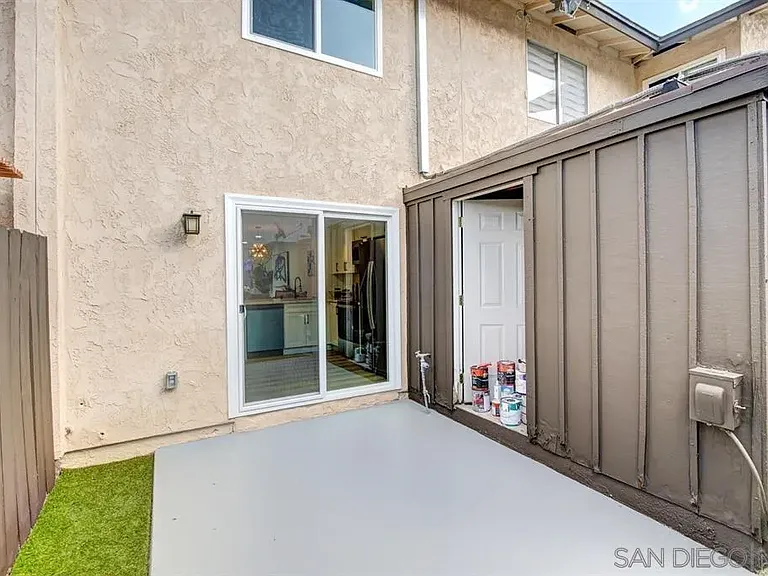 10135 Peaceful Ct — Photo 1