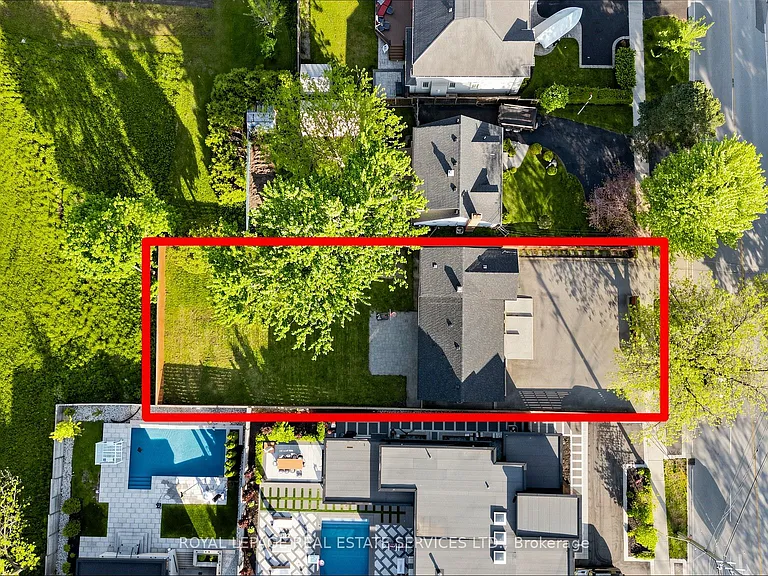 285 Bronte Rd — Photo 41