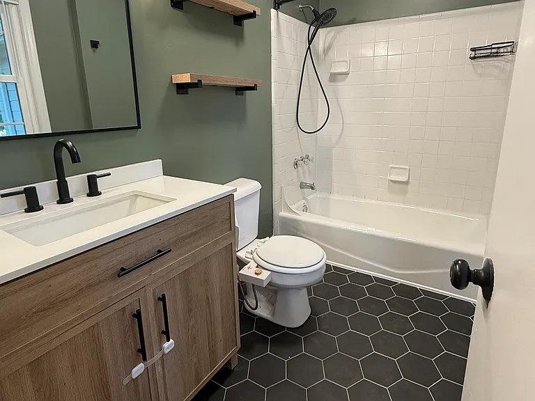 2526 Huntington Rd — Photo 9