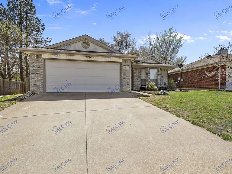 5719 Colebrook Trl — Photo 2