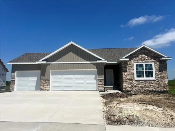6818 Artesa Bell Dr SW, Cedar Rapids, IA 52404