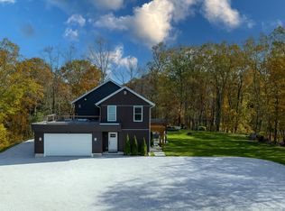 2 Evet Dr, New Fairfield, CT 06812
