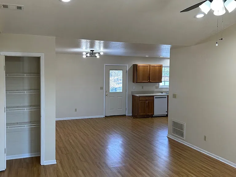 6888 Boston Dr — Photo 4