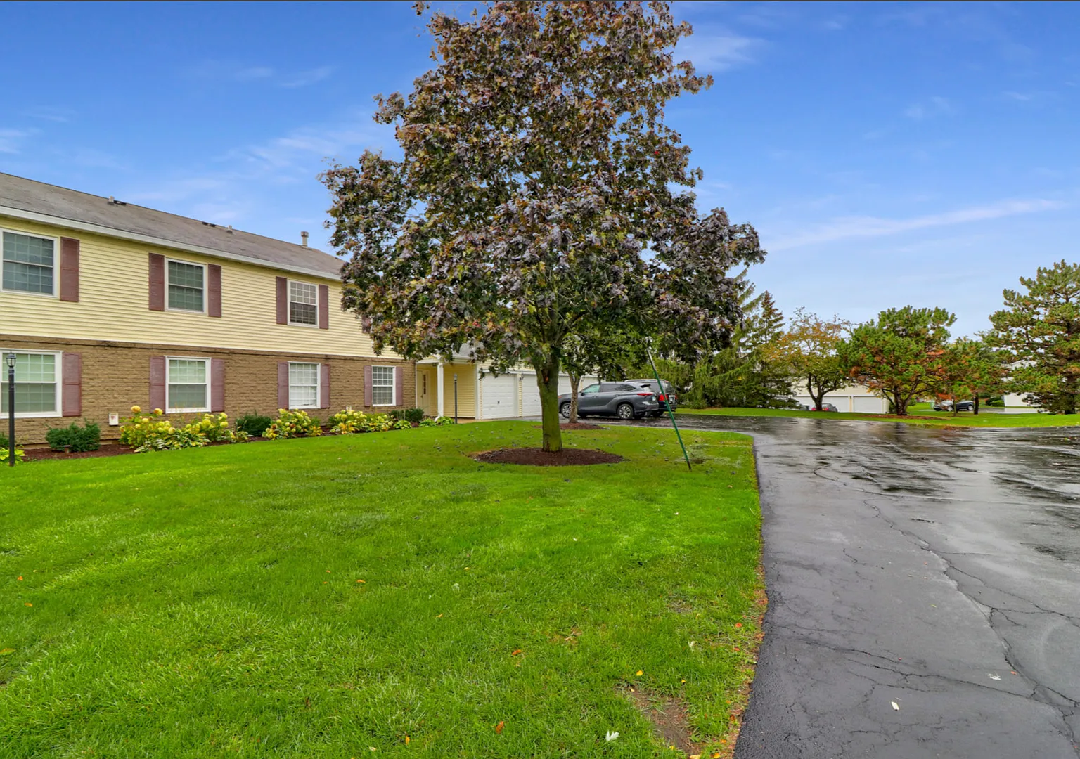 2 bed, 1200 sqft, $2,400 — Photo 1