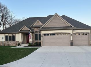 52228 Plantation Dr, Granger, IN