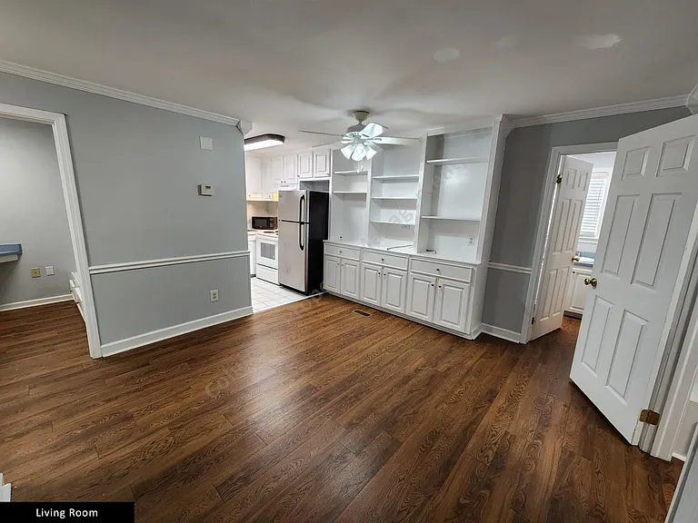 1227 Barnwell St #2 — Photo 3
