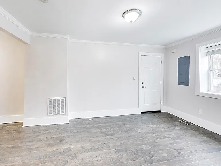 5031 H St SE #1 — Photo 10
