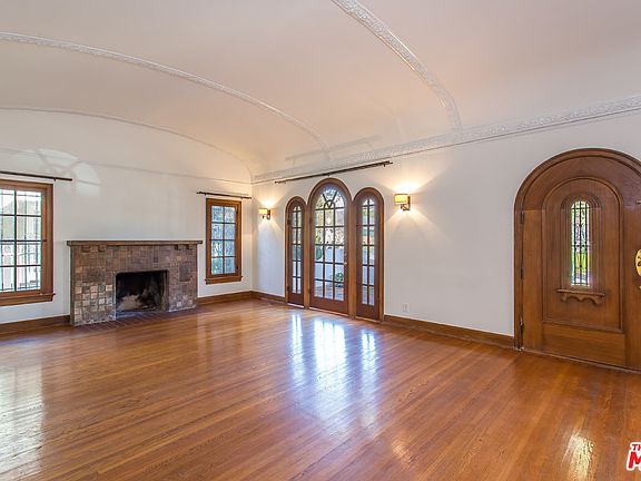 4th image of 127 N Gower St