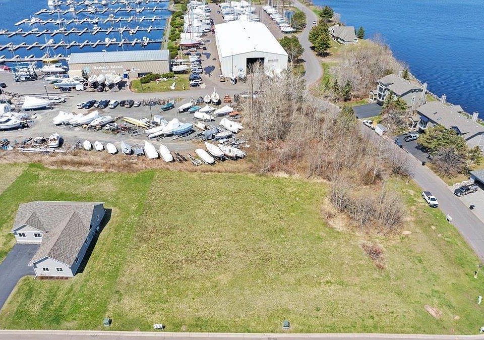 2nd image of 554 Marina Dr