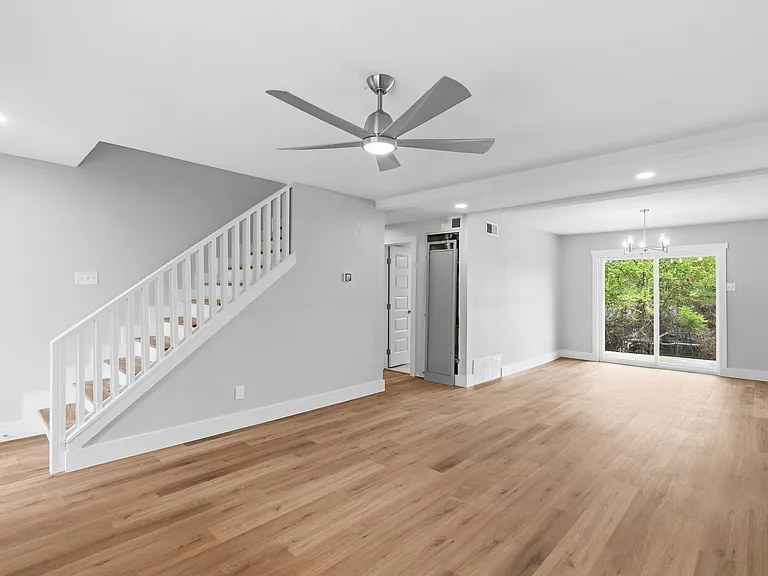 506 Rogers Way — Photo 13