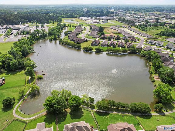4th image of 190 Summit Lakes Dr